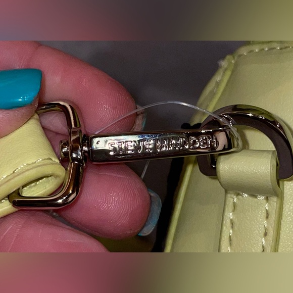 Steve Madden NWT Bleony Lemon Lime Green Handbag Crossbody Quilted Handle - Picture 13 of 16